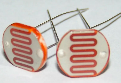 光敏电阻器的分类 光敏电阻器的典型应用