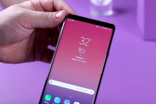 Samsung hopes its new $1,000 Galaxy Note 9 will grab iPhone users and reverse disappointing sales