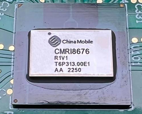国内首款！中国移动研制的可重构5G射频收发芯片“破风8676”正式发布