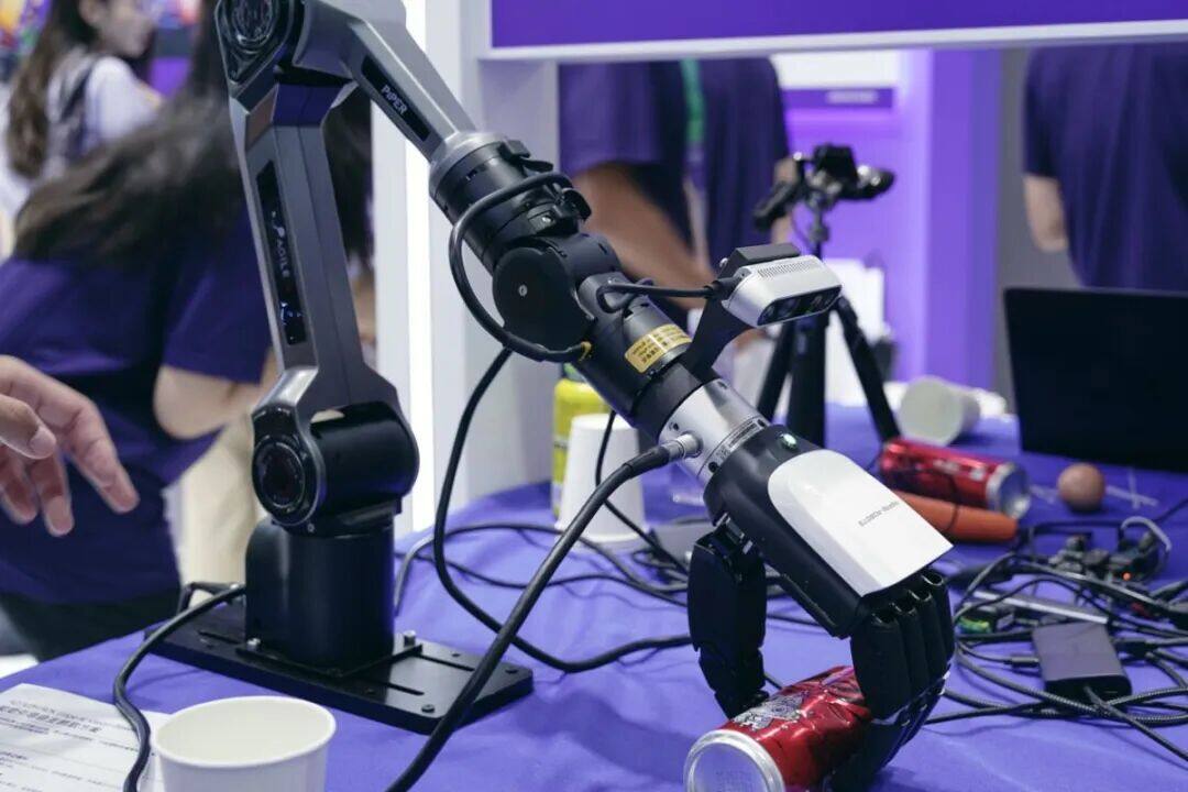 媒体聚焦丨瑞萨的物理智能棋局：要覆盖机器人70% BOM